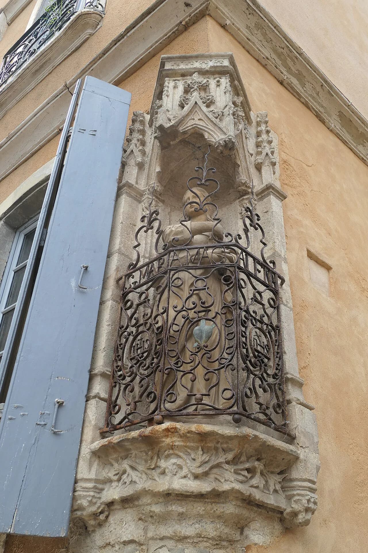 Maison ancienne au Mans illustrant un bien immobilier reçu en héritage
