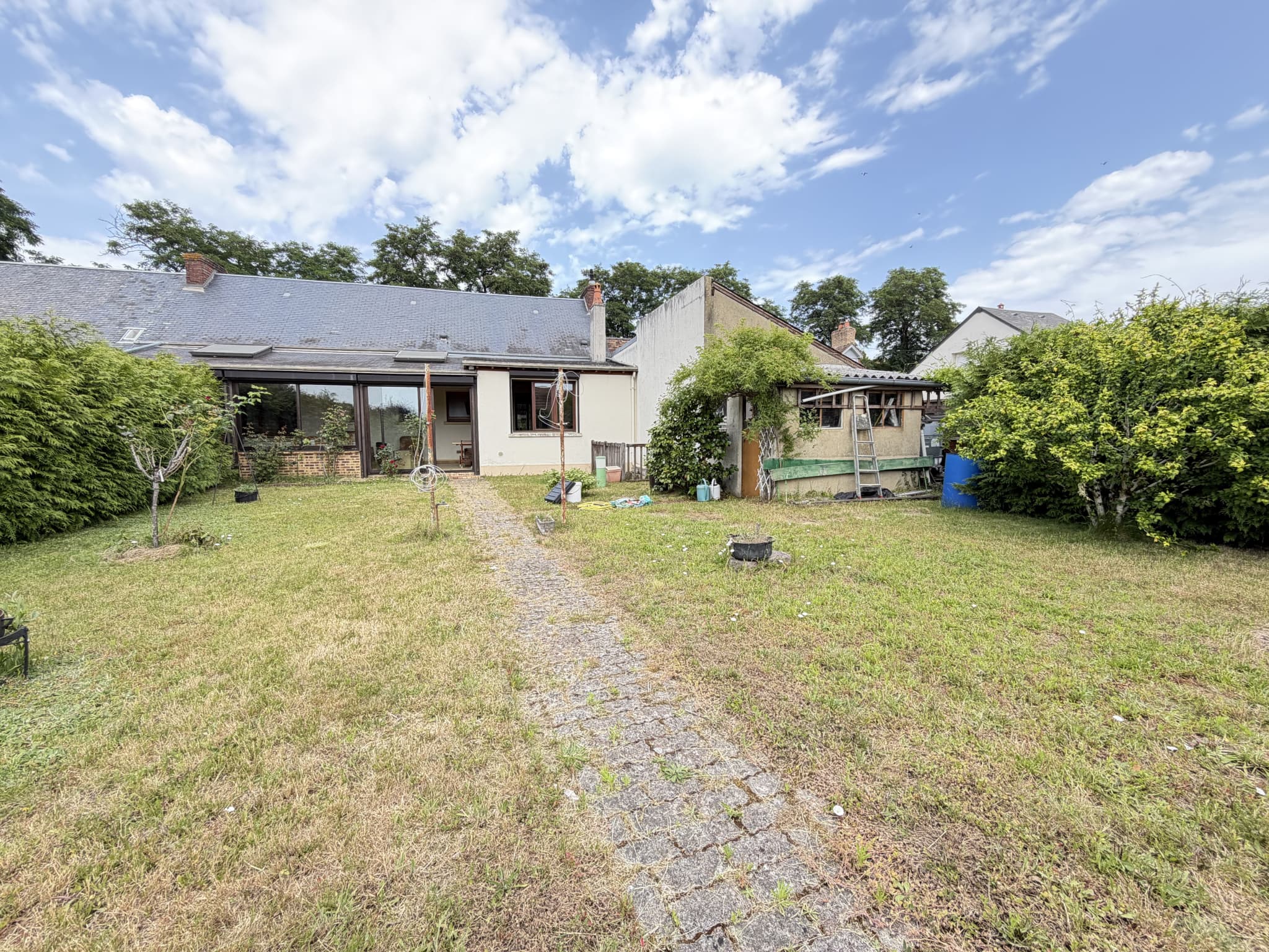 MAISON AVEC GRAND TERRAIN – photo 1
