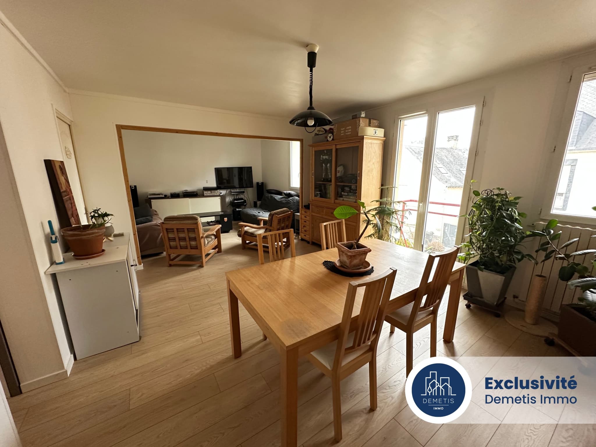 F4 SPACIEUX AVEC BALCON PROCHE DES QUAIS – photo 1
