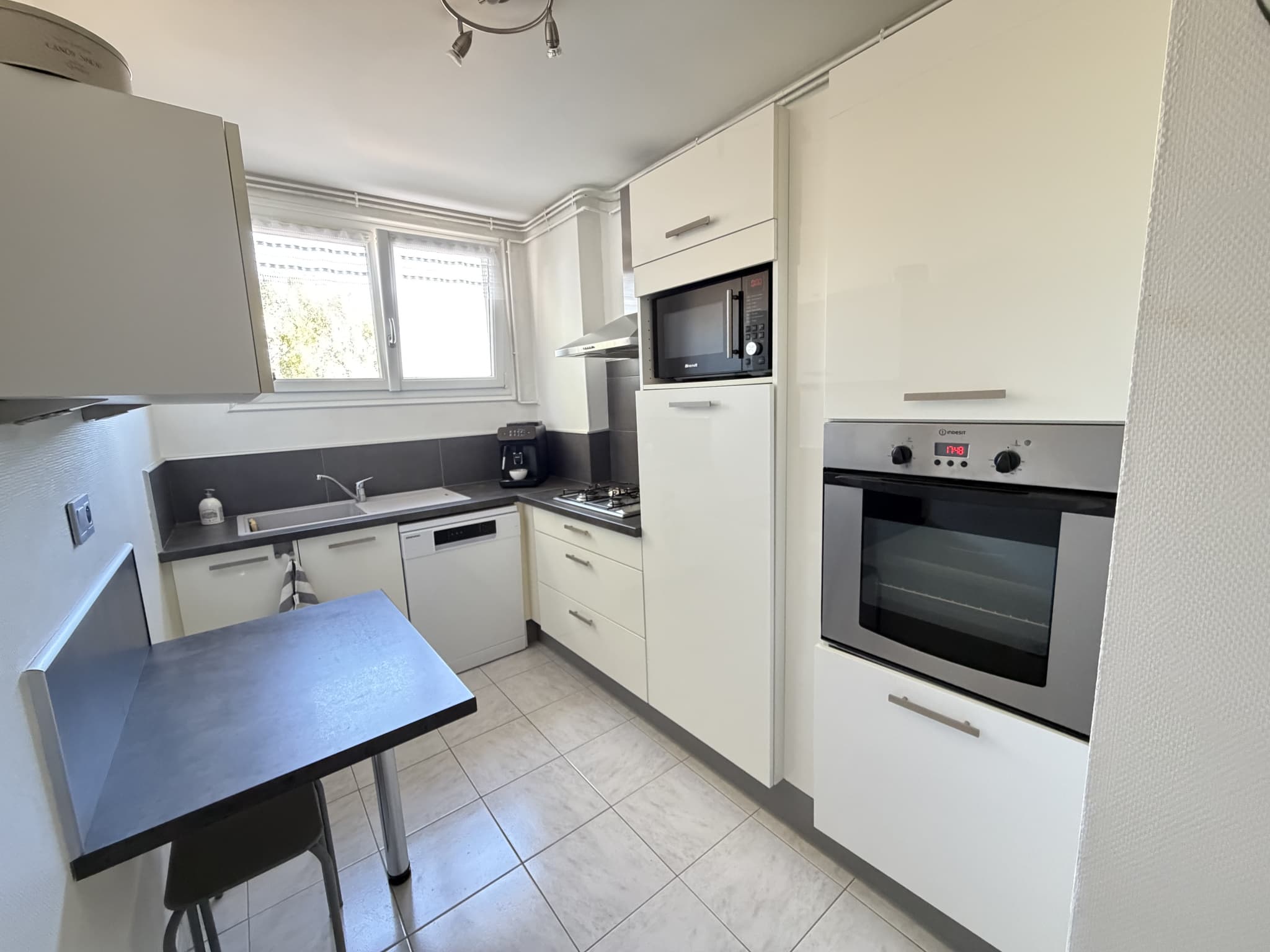 APPARTEMENT 3 CHAMBRES REFAIT A NEUF – photo 1